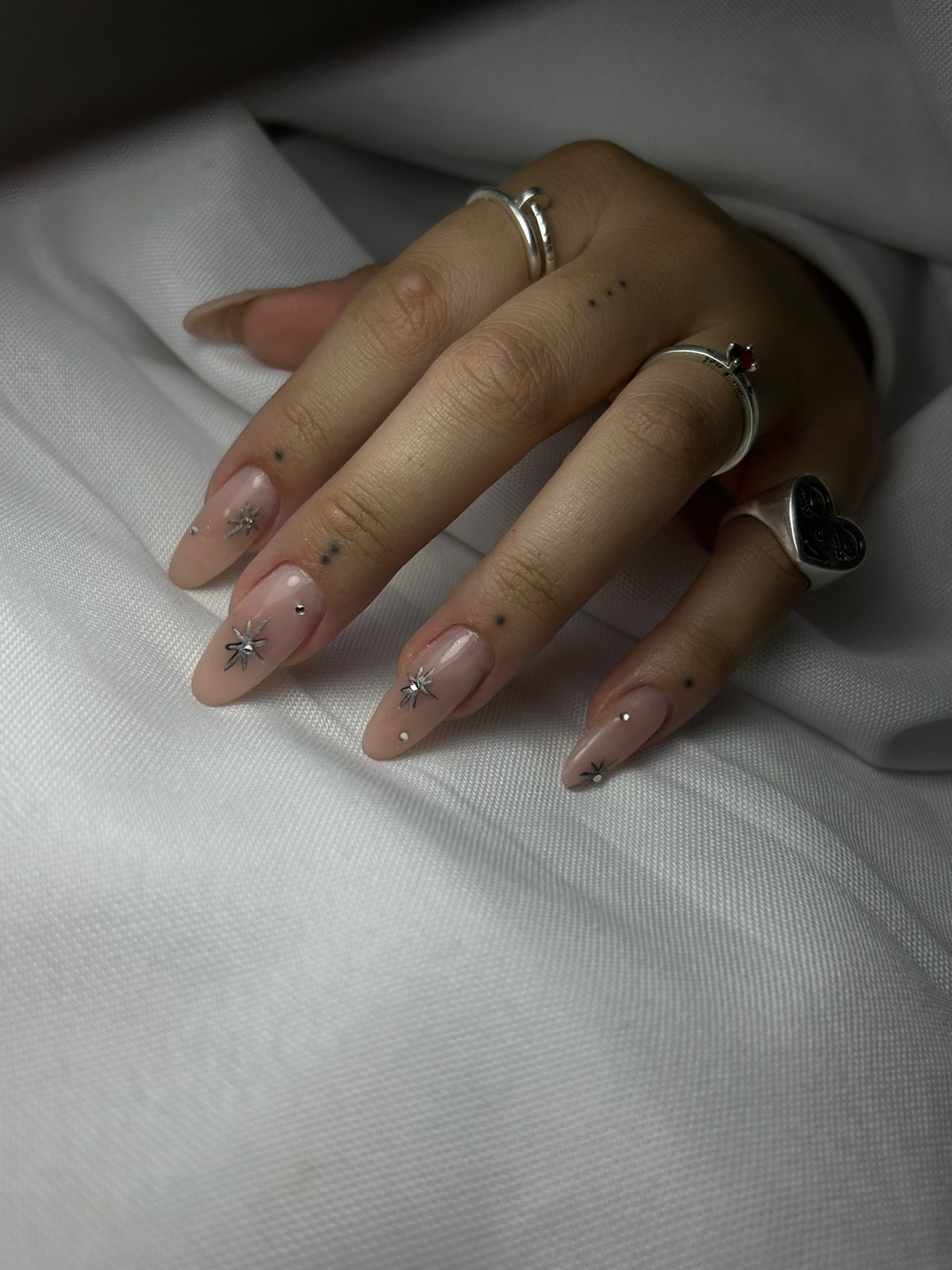 Foto de unhas realçando a beleza natural